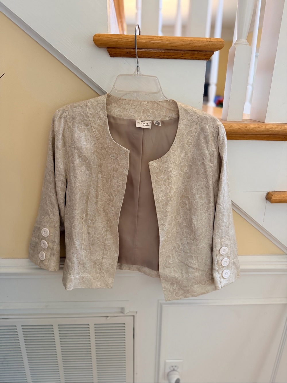 Ladies Size 12P "Kim Rogers" Beige Floral Brocade Cropped Blazer GUC ❤️
